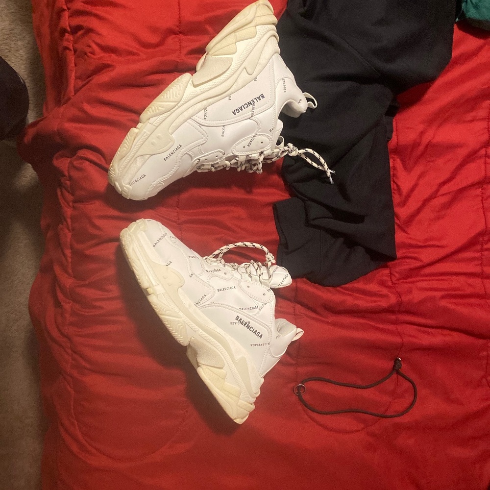 BALENCIAGA Triple S (white monogram)